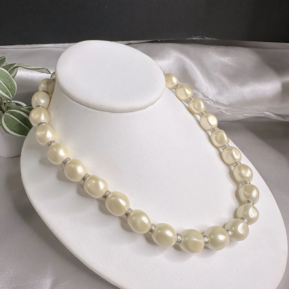 Talbots Baroque Faux Pearl & Silver Spacers Choker Statement Necklace - Picture 2 of 7